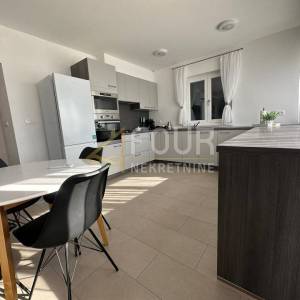 Istra, Trget - okolica, samostojeća kuća s bazenom