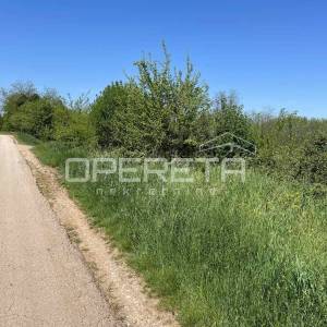 Istra- Vikend zemljište u blizini Brtonigle