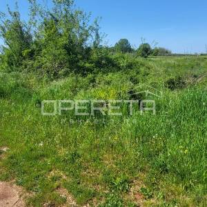 Istra- Vikend zemljište u blizini Brtonigle