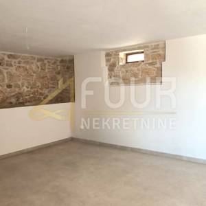 Istra, Žminj - okolica, kuća s bazenom, pogled na more