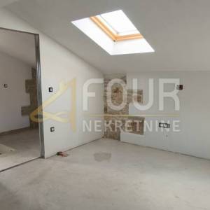 Istra, Žminj - okolica, kuća s bazenom, pogled na more