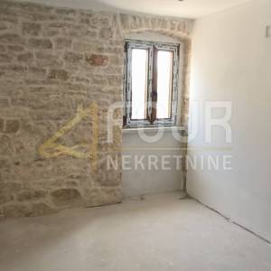 Istra, Žminj - okolica, kuća s bazenom, pogled na more