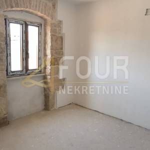 Istra, Žminj - okolica, kuća s bazenom, pogled na more