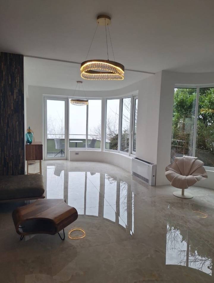 IZNAJMLJUJE SE LUKSUZNI STAN U ZAGREBU ( BIJENIK )