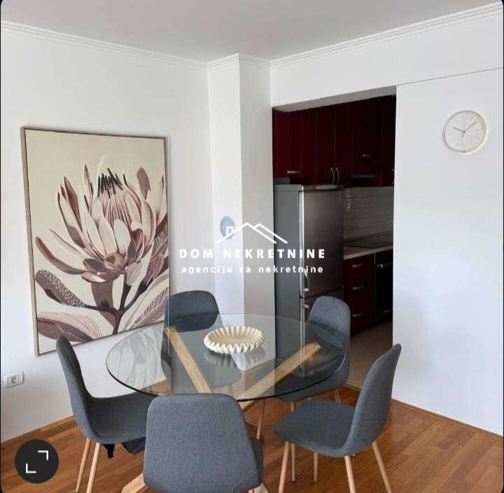 IZNAJMLJUJE SE STAN U MAKARSKOJ