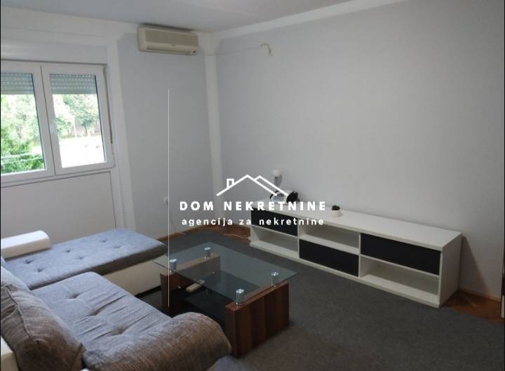 IZNAJMLJUJE SE STAN U OSIJEKU ( JUG 2 )