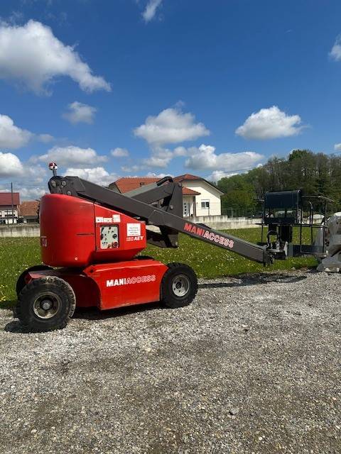 Iznajmljujem zglobnu radnu platformu, Zglobnu podiznu platformu...