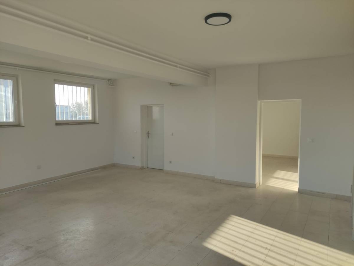 Iznajmljujemo Poslovni prostor, površine 80 m2, Maksimir, Remete 125