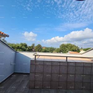 Izvrsna prilika! Prodaja stana na top lokaciji, Medulin! pet minuta lagane šetnje do mora i plaža.Neposredna blizina kampa....