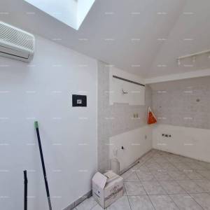 Izvrsna prilika! Prodaja stana na top lokaciji, Medulin! pet minuta lagane šetnje do mora i plaža.Neposredna blizina kampa....