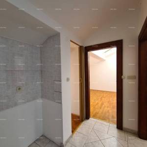 Izvrsna prilika! Prodaja stana na top lokaciji, Medulin! pet minuta lagane šetnje do mora i plaža.Neposredna blizina kampa....