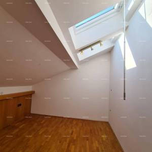 Izvrsna prilika! Prodaja stana na top lokaciji, Medulin! pet minuta lagane šetnje do mora i plaža.Neposredna blizina kampa....