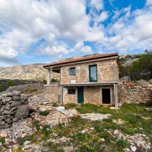 Jablanac autentična kamena kuća s panoramskim pogledom na more