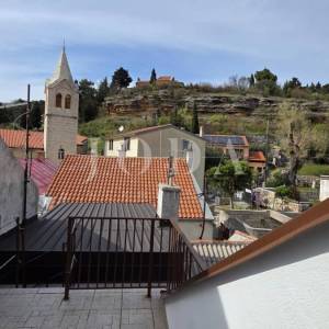 Jablanac kuća u centru mjesta