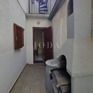 Jablanac kuća u centru mjesta