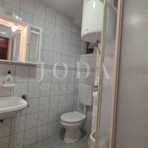 Jablanac kuća u centru mjesta