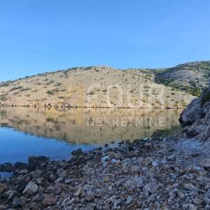 Jablanac okolica, kuća 1. red do mora