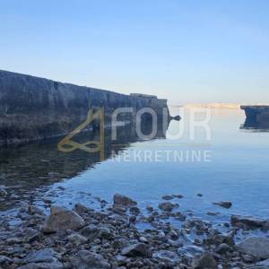 Jablanac okolica, kuća 1. red do mora