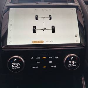 Jaguar E-Pace 2.0 SE MHEV - 3 godine jamstva