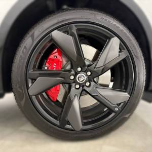 Jaguar F-Pace SVR 5.0 550HP AWD A8