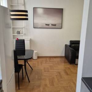 Jakuševec, 3-sobni stan 70m2 u blizini svih bitnih sadržaja, parking