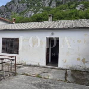 Kamena kuća s pogledom na more + dodatna parcela 1400 m² | Baretići, Grižane