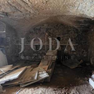 Kamena kuća s pogledom na more + dodatna parcela 1400 m² | Baretići, Grižane