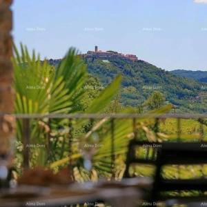 Kamena kuća sa bazenom i panoramskim pogledom. Blizina Livada.
