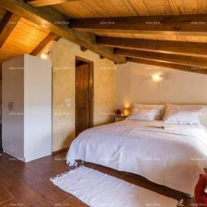 Kamena kuća sa bazenom i panoramskim pogledom. Blizina Livada.