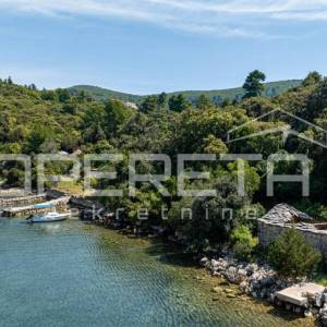 Kamena kućica prvi red uz more - rijetka prilika na Korčuli