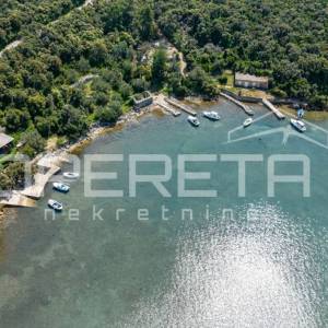 Kamena kućica prvi red uz more - rijetka prilika na Korčuli