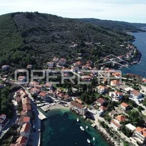 Kamena oaza s pogledom koji ostavlja bez daha – Prigradica