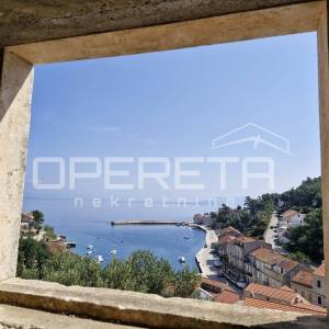 Kamena oaza s pogledom koji ostavlja bez daha – Prigradica