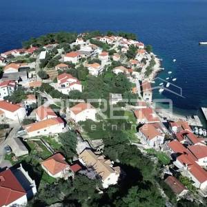 Kamena oaza s pogledom koji ostavlja bez daha – Prigradica