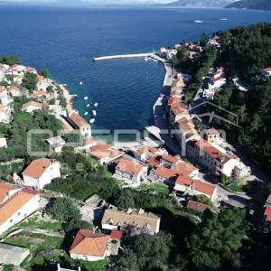 Kamena oaza s pogledom koji ostavlja bez daha – Prigradica