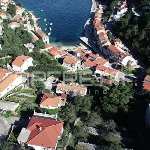 Kamena oaza s pogledom koji ostavlja bez daha – Prigradica