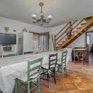 Kamena vila s 2 dodatna objekta u Galižani na parceli od1400 m2 