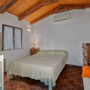 Kamena vila s 2 dodatna objekta u Galižani na parceli od1400 m2 