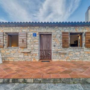 Kamena vila s 2 dodatna objekta u Galižani na parceli od1400 m2 