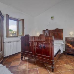 Kamena vila s 2 dodatna objekta u Galižani na parceli od1400 m2 