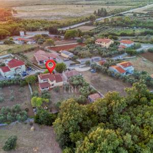 Kamena vila s 2 dodatna objekta u Galižani na parceli od1400 m2 