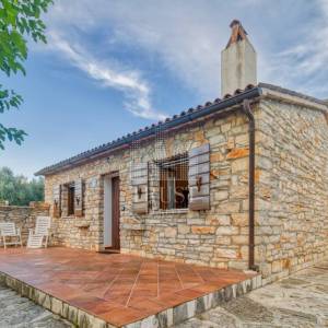 Kamena vila s 2 dodatna objekta u Galižani na parceli od1400 m2 