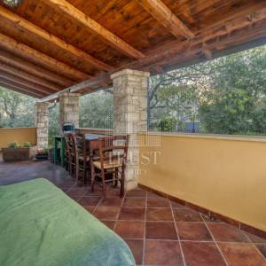 Kamena vila s 2 dodatna objekta u Galižani na parceli od1400 m2 