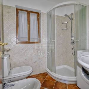 Kamena vila s 2 dodatna objekta u Galižani na parceli od1400 m2 