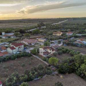 Kamena vila s 2 dodatna objekta u Galižani na parceli od1400 m2 