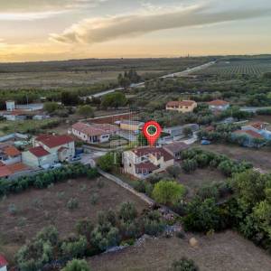 Kamena vila s 2 dodatna objekta u Galižani na parceli od1400 m2 