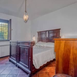 Kamena vila s 2 dodatna objekta u Galižani na parceli od1400 m2 