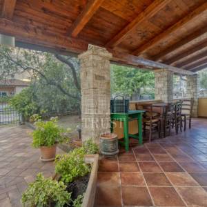 Kamena vila s 2 dodatna objekta u Galižani na parceli od1400 m2 