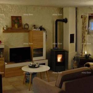 Kamena vila s dodatnim apartmanom i konobom , Sveti Lovreč