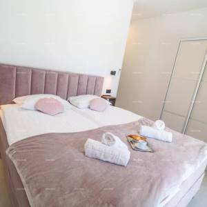 KANFANAR, MODERNA VILA PRIZEMNICA S BAZENOM – MIRNA LOKACIJA